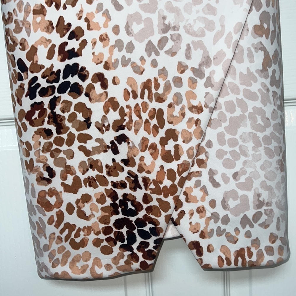 JESSICA SIMPON LEOPARD PRINT DRESS. - Picture 4 of 9